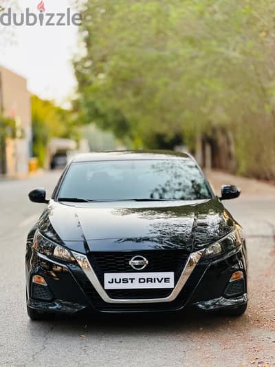 Nissan Altima 2022 single owner zero accident low Mileage full agency