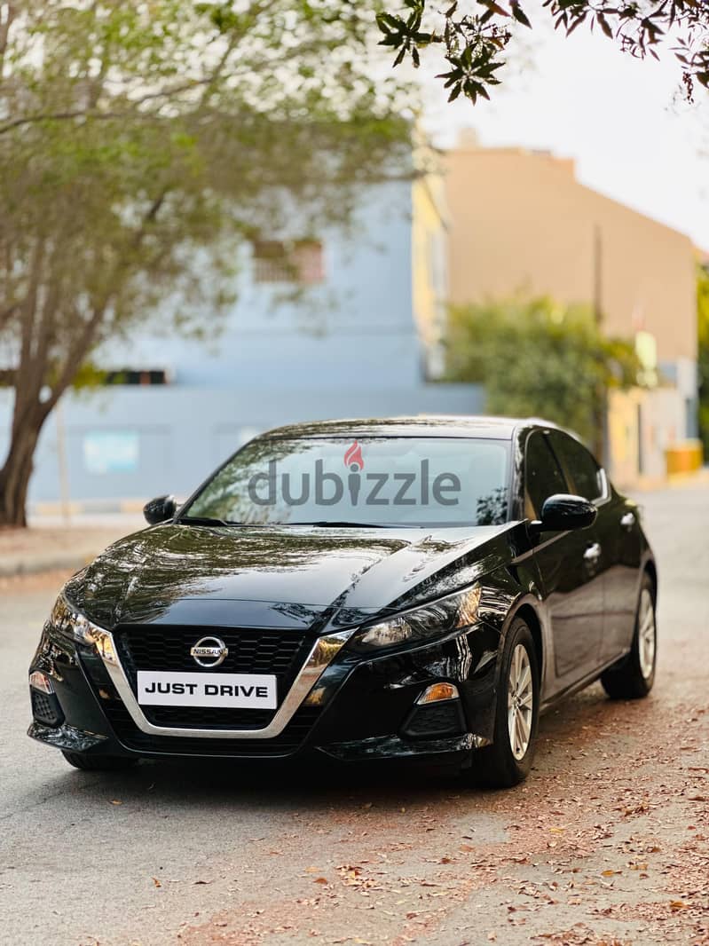 Nissan Altima 2022 single owner zero accident low Mileage full agency 1