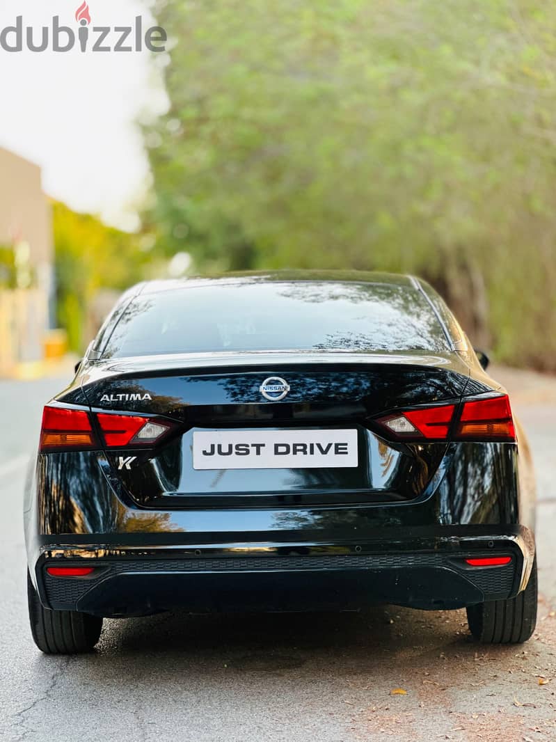 Nissan Altima 2022 single owner zero accident low Mileage full agency 5