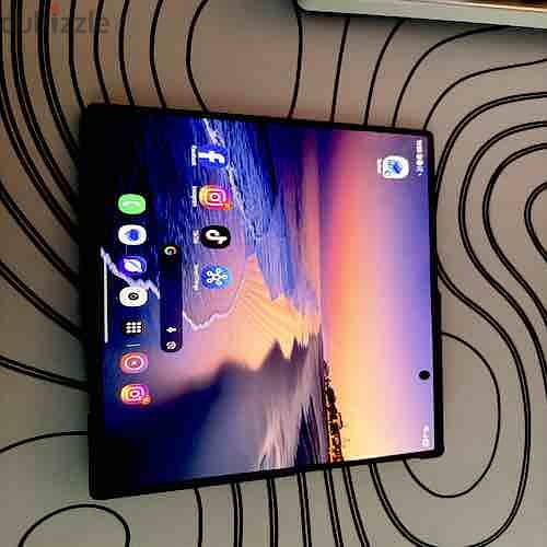 Samsung Galaxy Z Fold 8 (256GB, Phantom Black) – Like New! 1