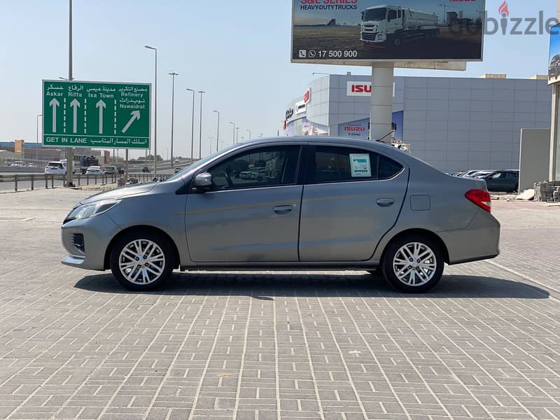 Mitsubishi Attrage 2022 Silver 2