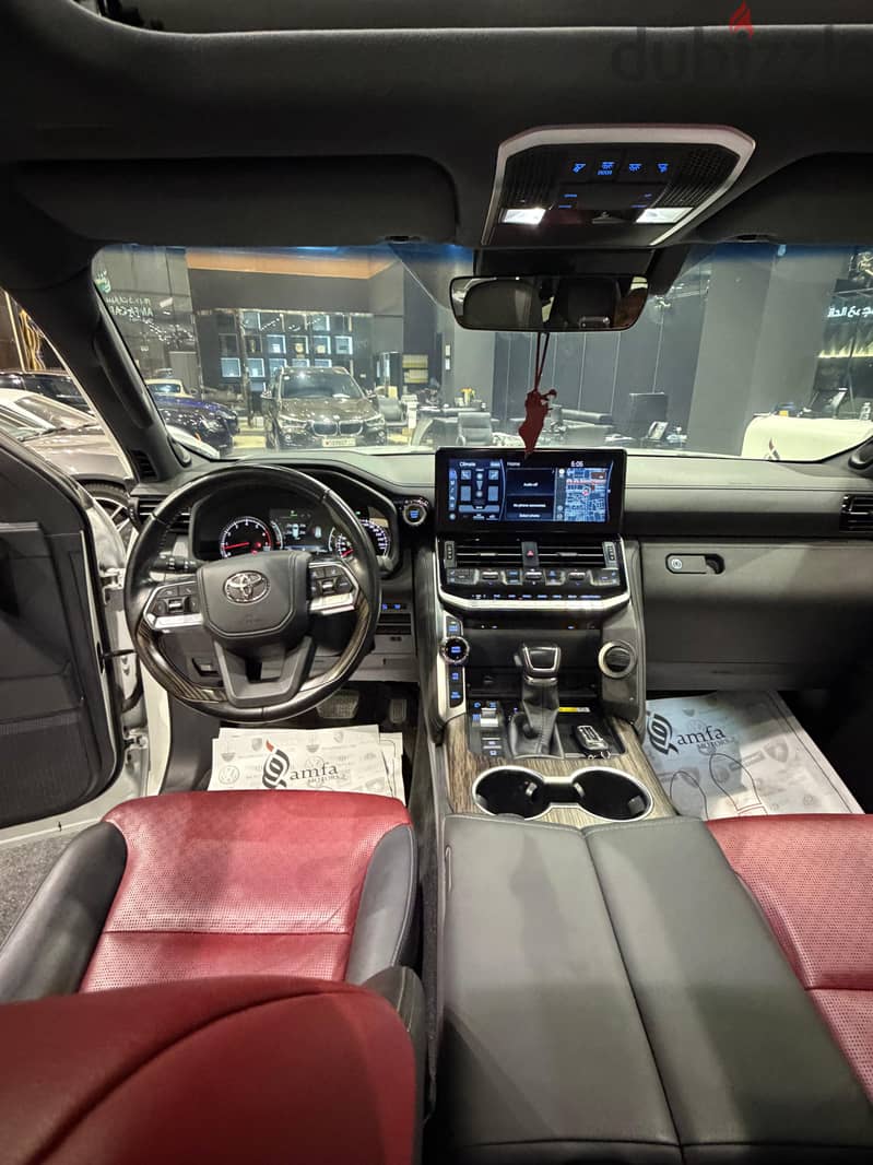 Toyota Land Cruiser VXR Model 2022 7