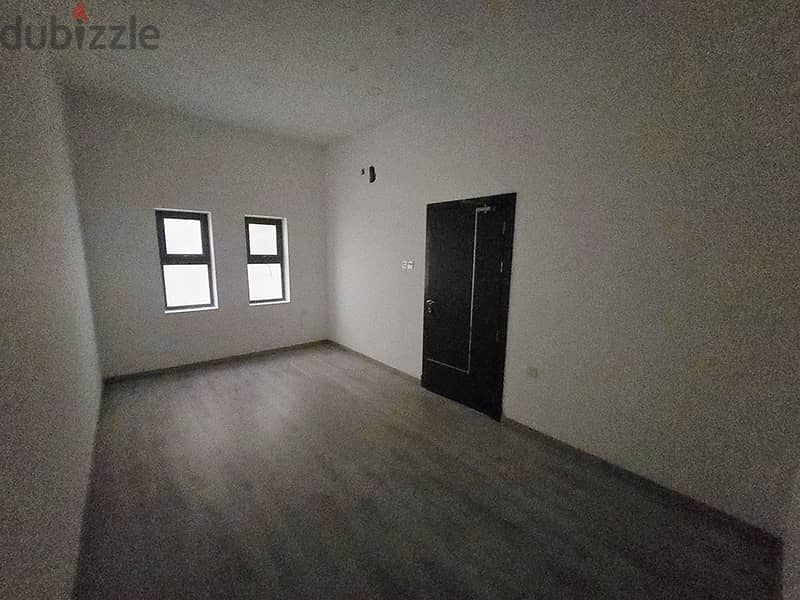 Office Space for Rent in Galali - Sea view - Elevator - Large Hall 4