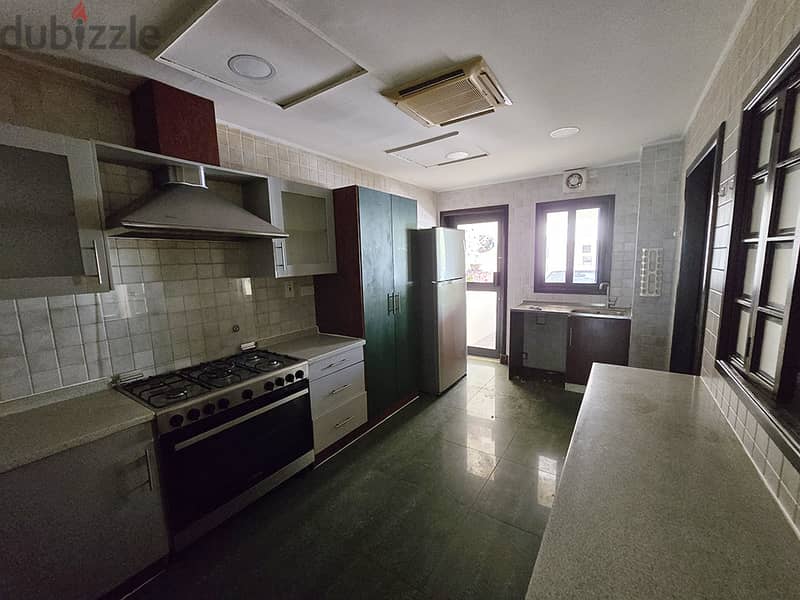 Spacious 5BR Villa with Private Garden for Rent in Janabiya – BD 900 1