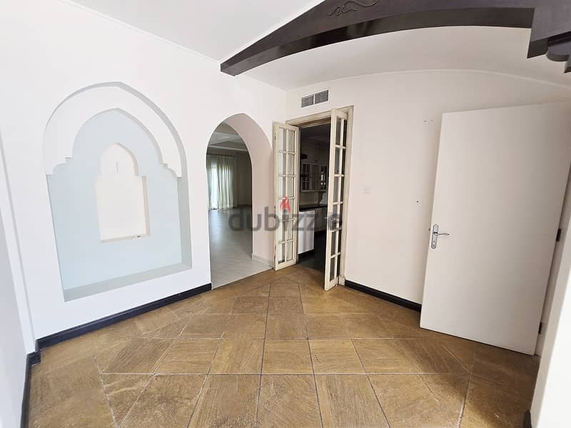 Spacious 5BR Villa with Private Garden for Rent in Janabiya – BD 900 3