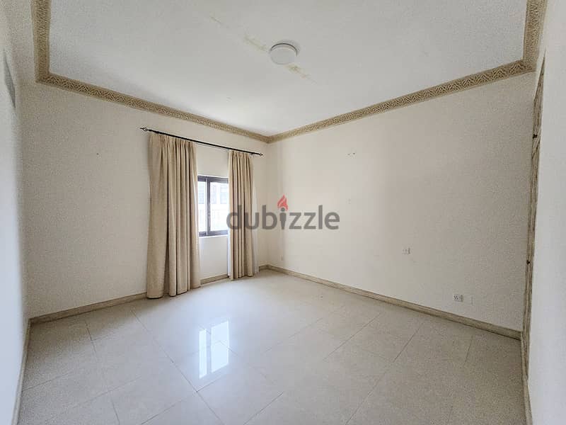 Spacious 5BR Villa with Private Garden for Rent in Janabiya – BD 900 13