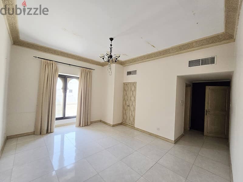 Spacious 5BR Villa with Private Garden for Rent in Janabiya – BD 900 15