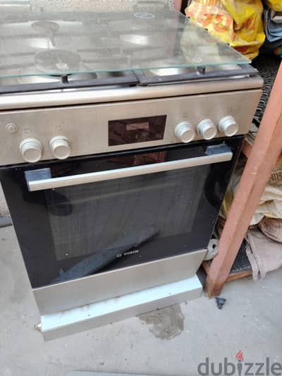 4 burner gas cooker new only 10 days use