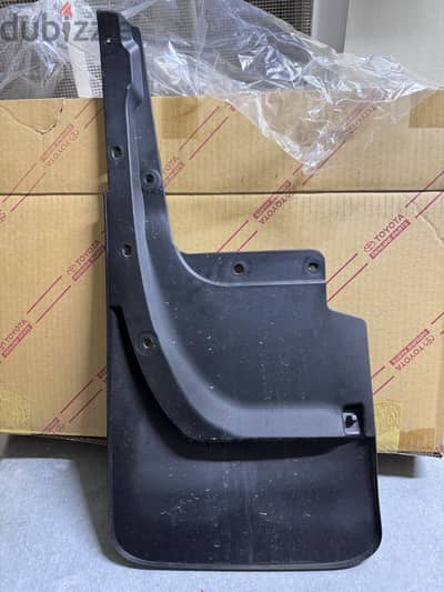 Toyota Land Cruiser front grille 2014 model