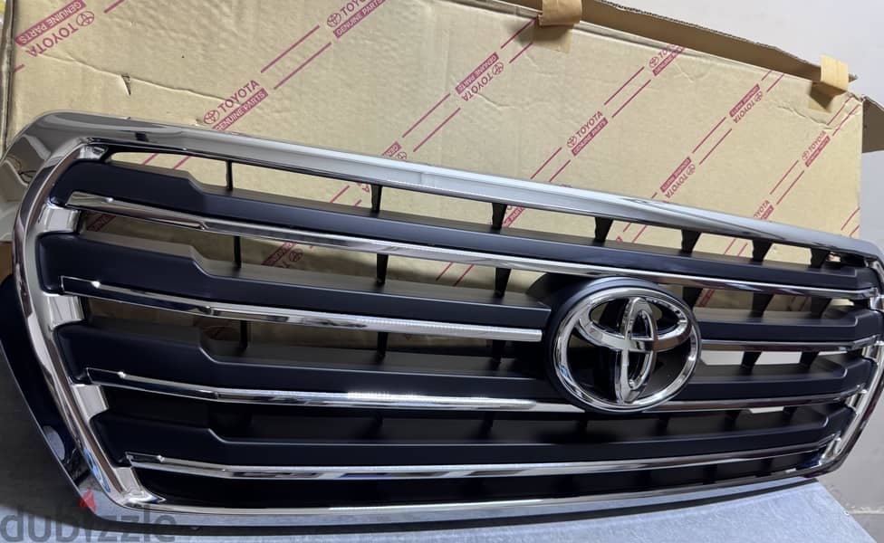 Toyota Land Cruiser front grille 2014 model 2