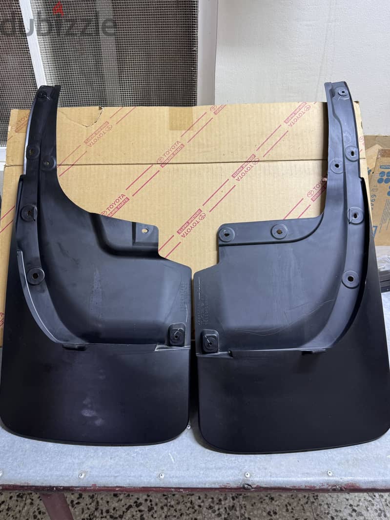 Toyota Land Cruiser front grille 2014 model 3