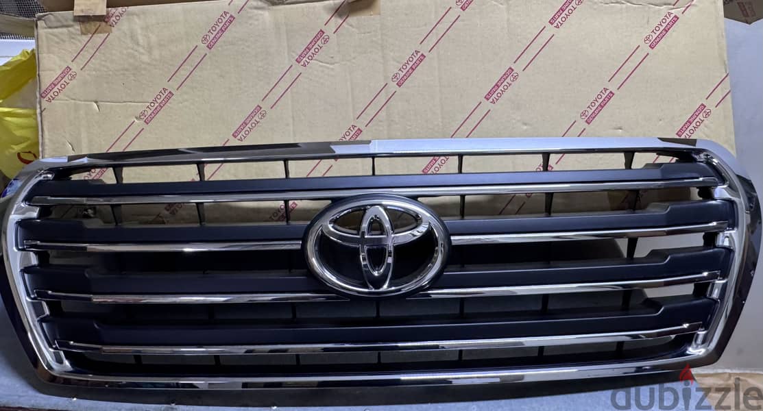 Toyota Land Cruiser front grille 2014 model 4