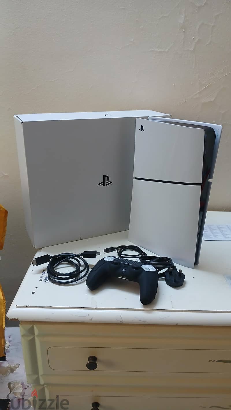 ps5 silm digital 1tb + 1  controller 3