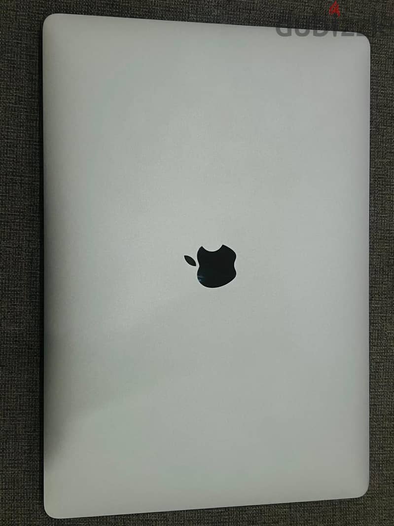 APPLE MACBOOK PRO 2017 2