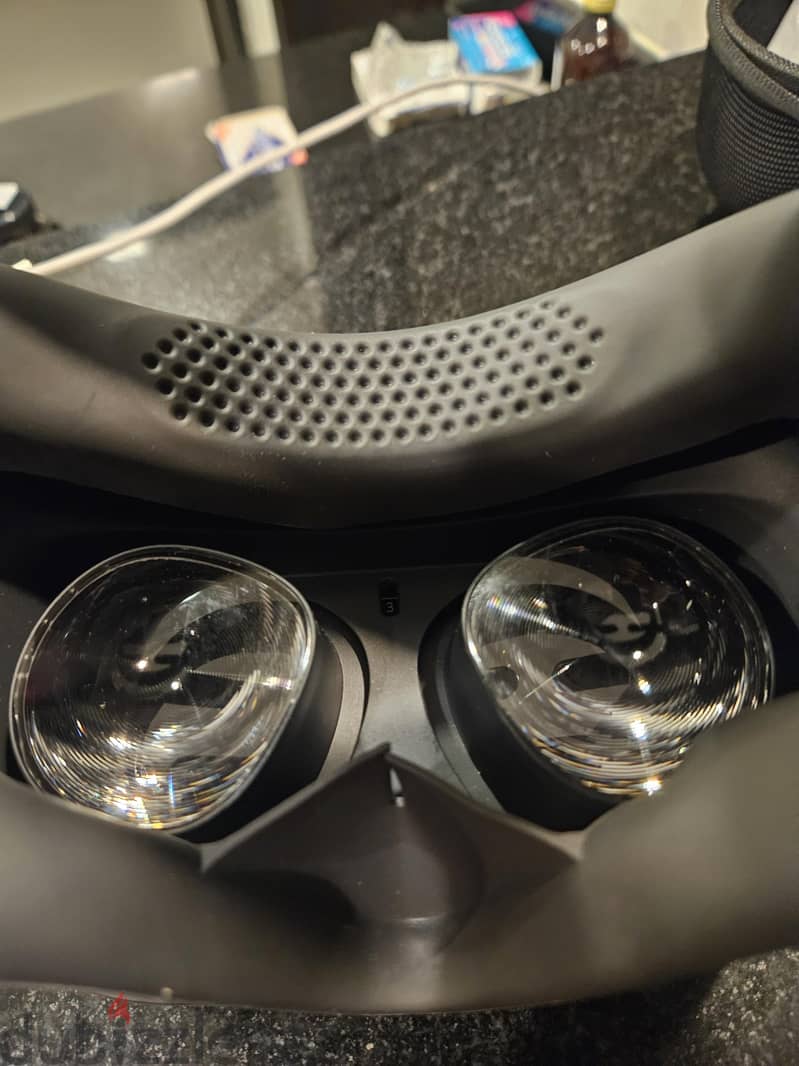 Oculus 2 quest (Meta quest). like new 5