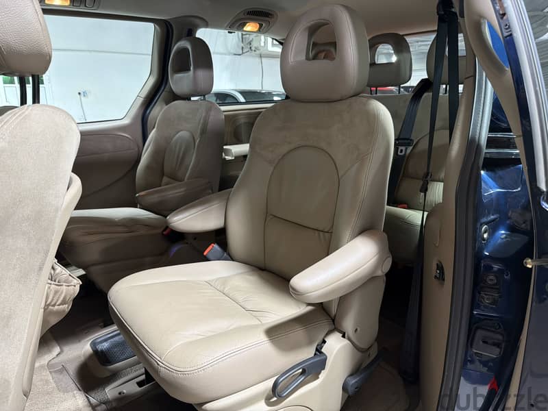 2002 Chrysler Grand Voyager 5