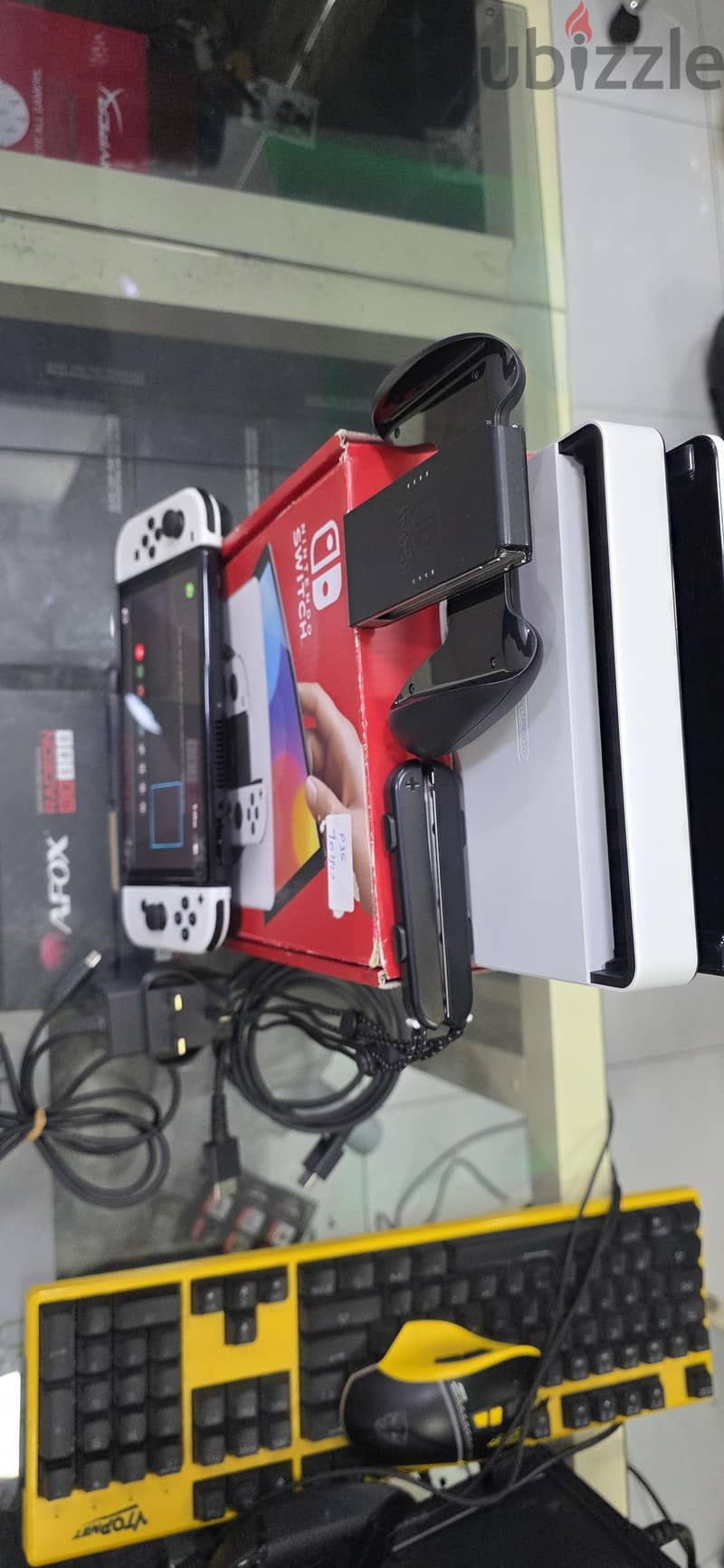 NINTENDO SWITCH OLED WHITE 1