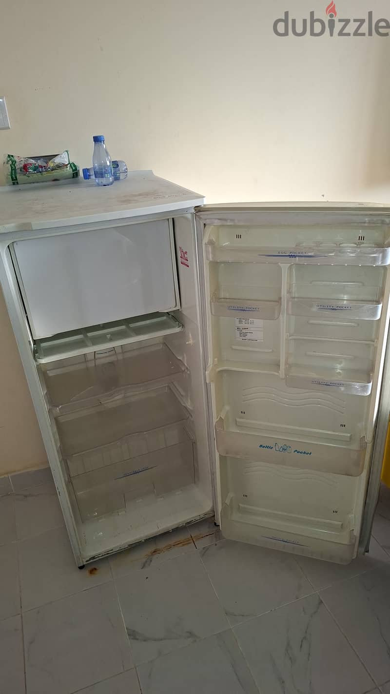 Sales home items on good condition, Contact Whats app: 35317080 1
