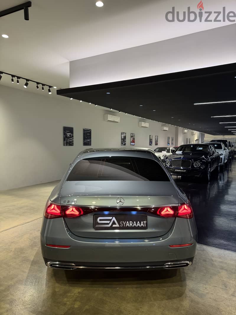 Mercedes-Benz E200 2025 8