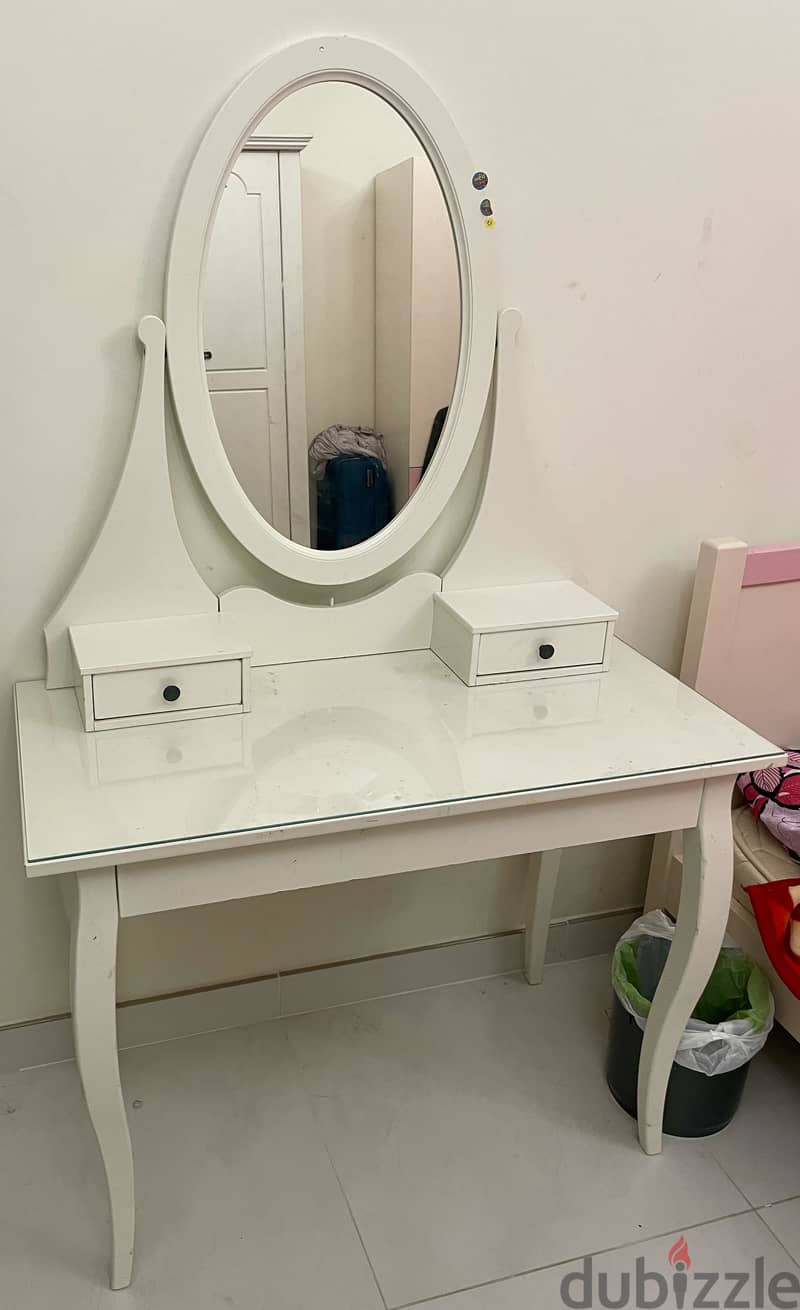 Girls bedroom 4