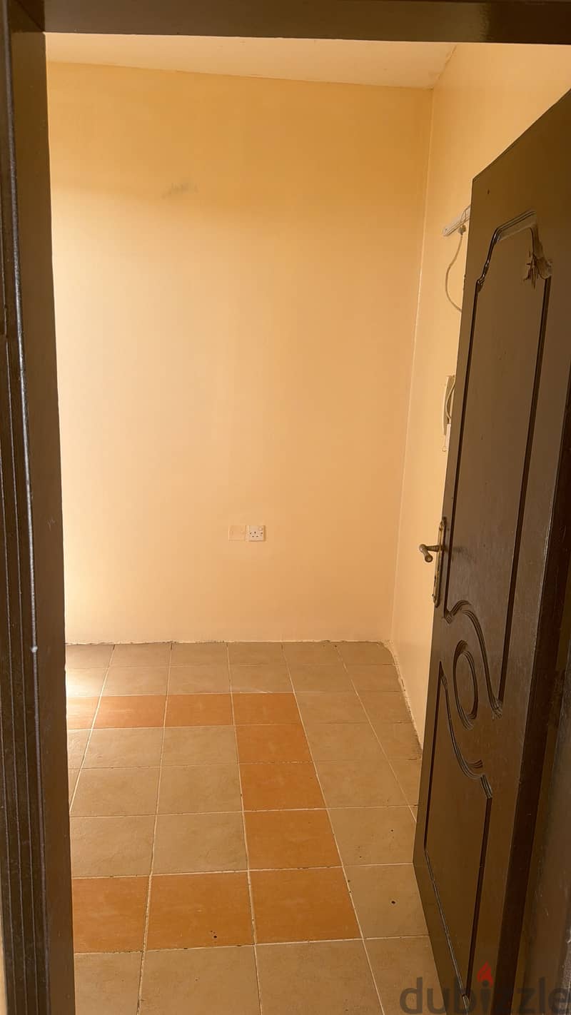 Room hall and kitchen with toilet in building roof with ewa 3