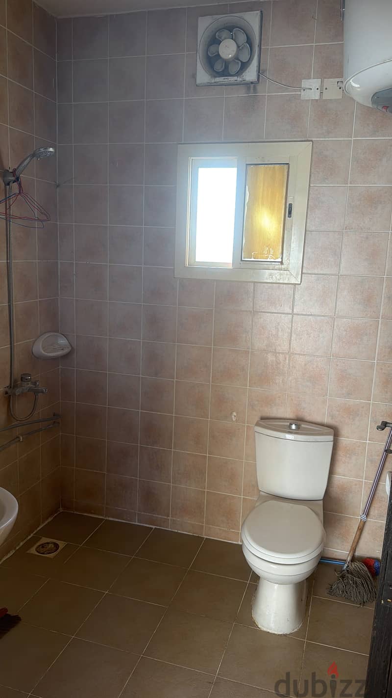 Room hall and kitchen with toilet in building roof with ewa 4
