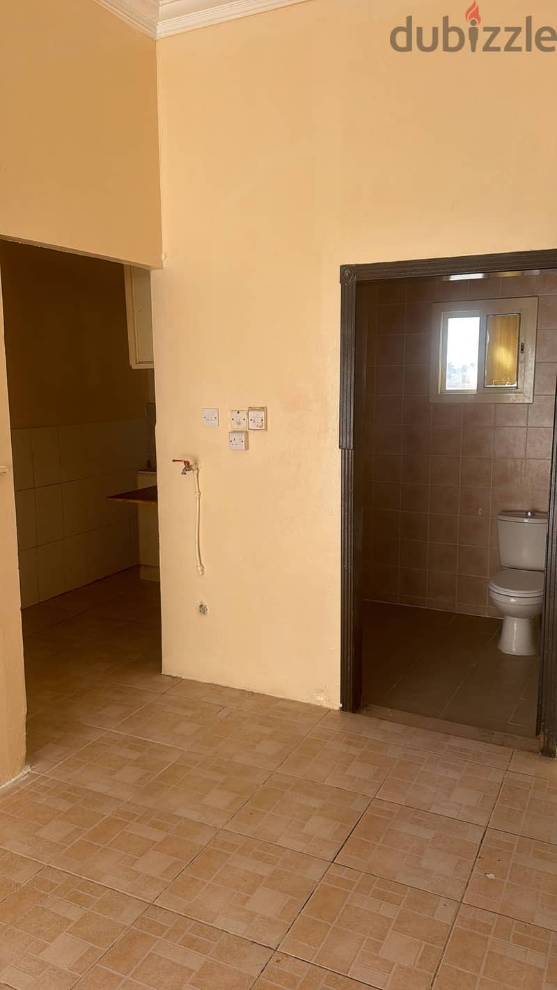 Room hall and kitchen with toilet in building roof with ewa 5