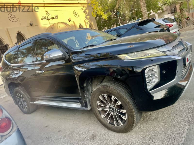 Mitsubishi montero sport model 2022 3