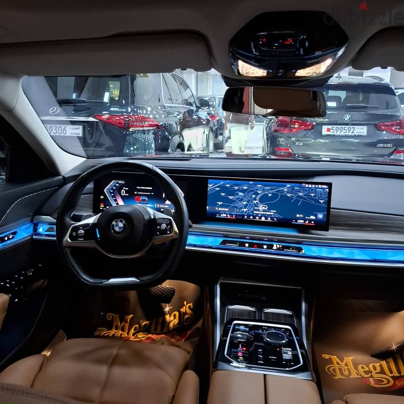 BMW 7-Series 735i 2023 4