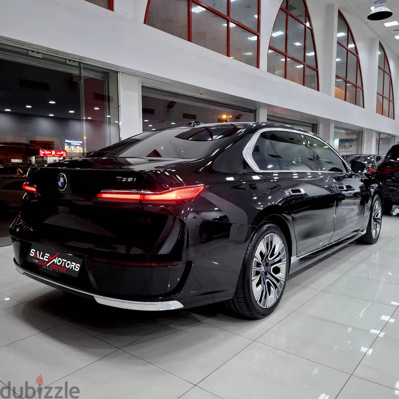 BMW 7-Series 735i 2023 8