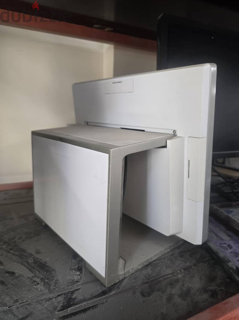 3/POS monitors. Used spare parts 4