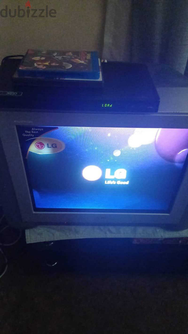 Philips Home Theater System (DVD) + 2 stand alone 7
