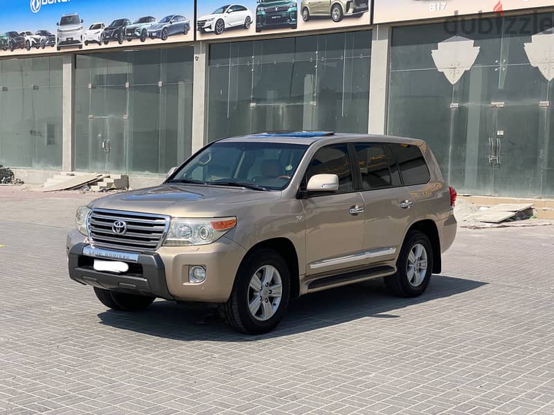 Toyota Land Cruiser VXR 2014 Beige 1