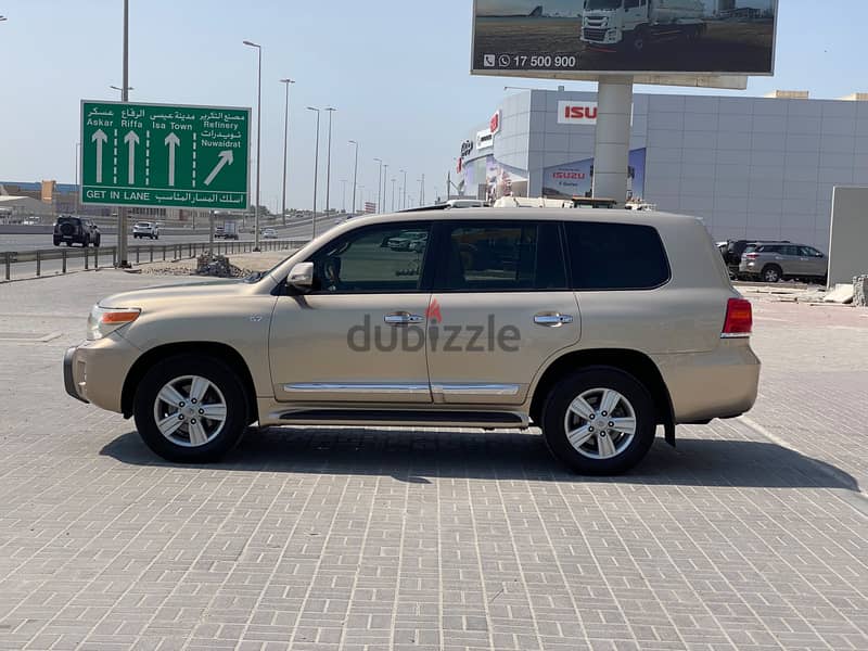 Toyota Land Cruiser VXR 2014 Beige 2