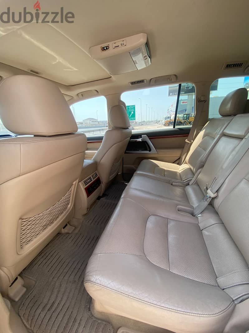 Toyota Land Cruiser VXR 2014 Beige 5