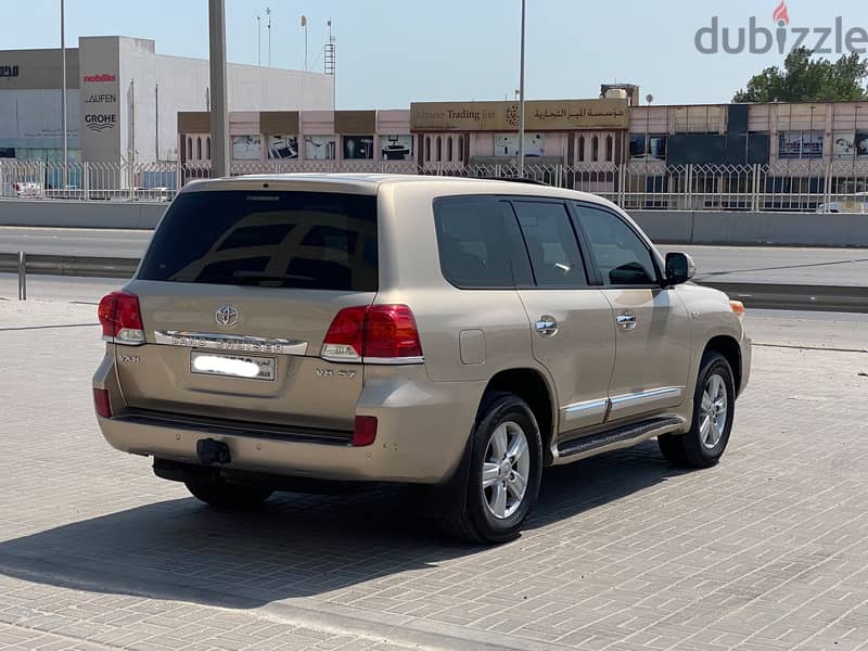Toyota Land Cruiser VXR 2014 Beige 6