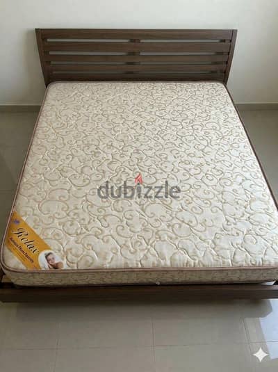 Relax brand almost new king mattress 180×200 cm