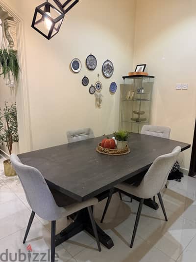 طاوله طعام dining table