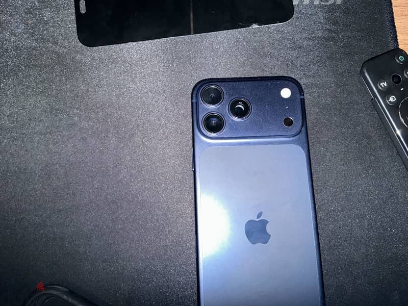 Apple - iPhone 17 Pro Max 1