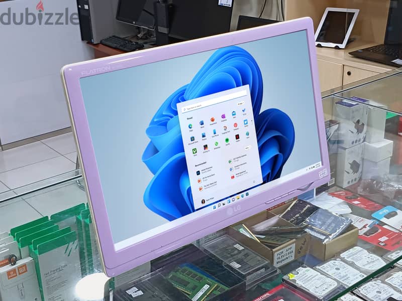 LG 19 Inch Monitor HD Beautiful And Compact 13 BD Only 1