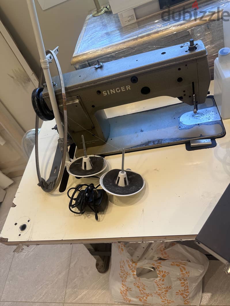 Tailoring shop closed - machines only 4 months old  like brand new 1