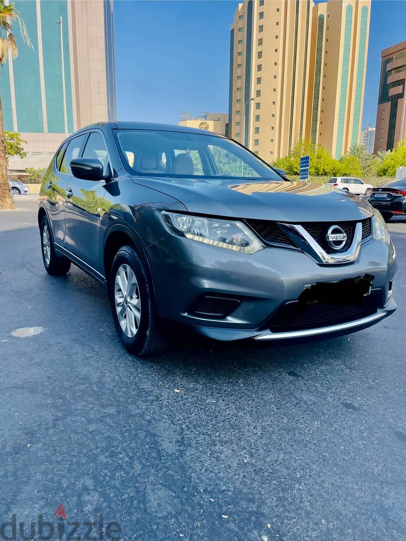 Nissan x trail 2015 model . 1