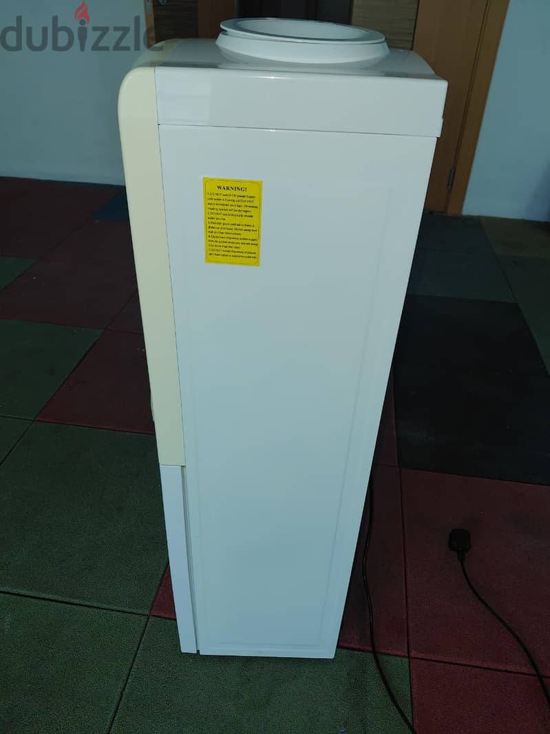 MeenMix Hot & Cold Water Dispenser with Fridge 2