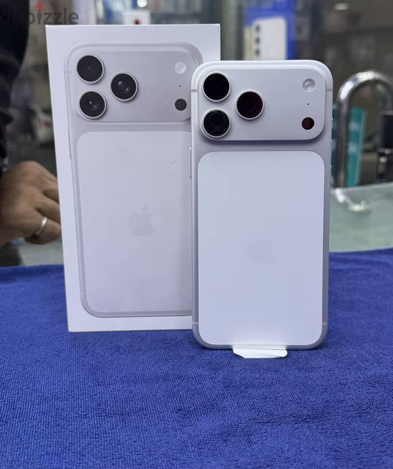 Apple - iPhone 17 Pro Max 1
