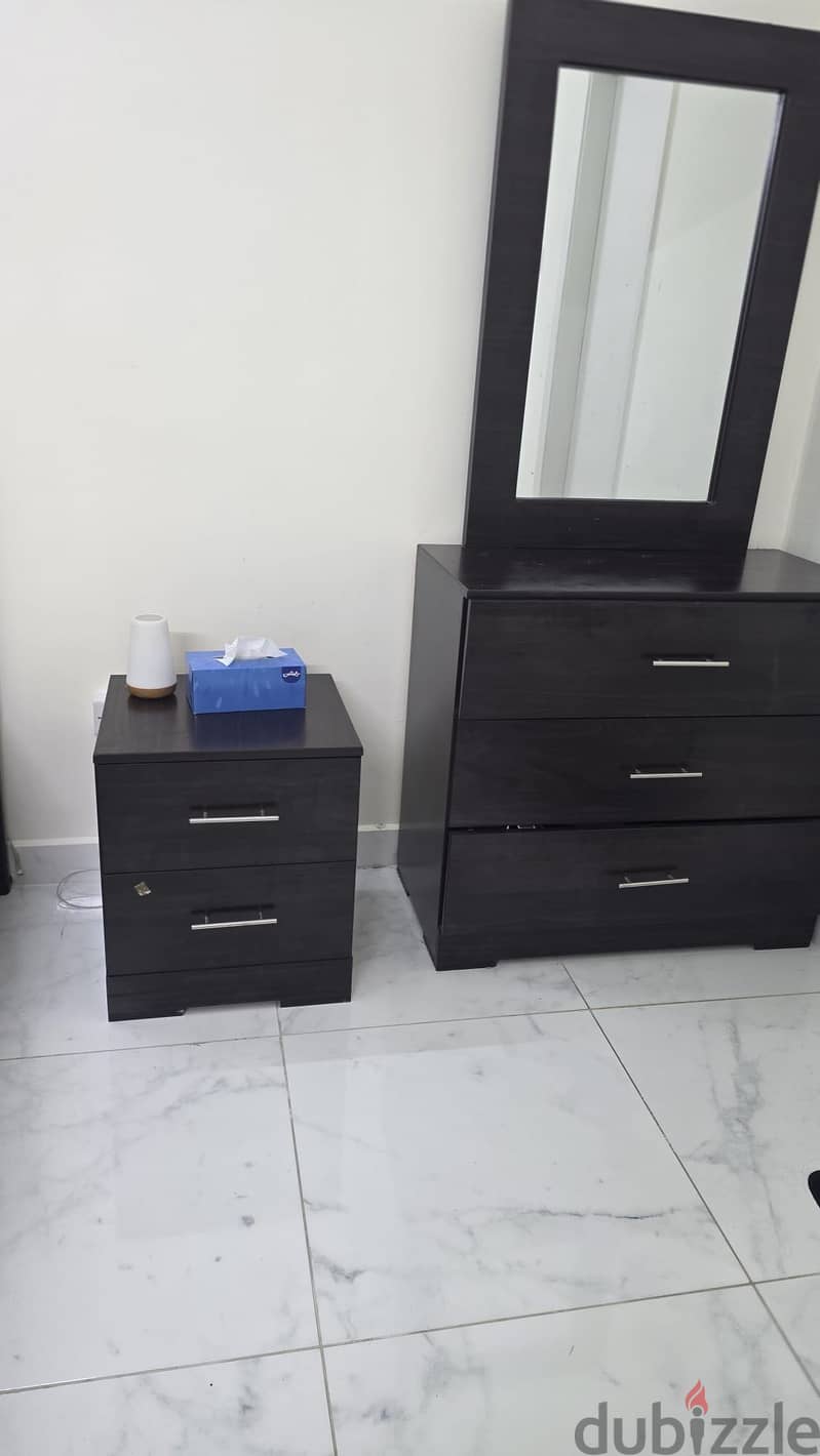 Flat clearance sale 4