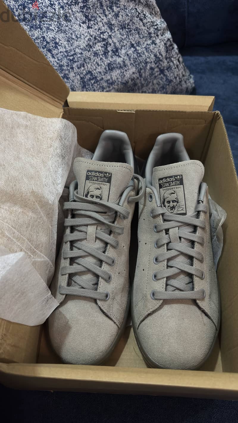 Selling original Adidas Stan Smith Charcoal Suede 3