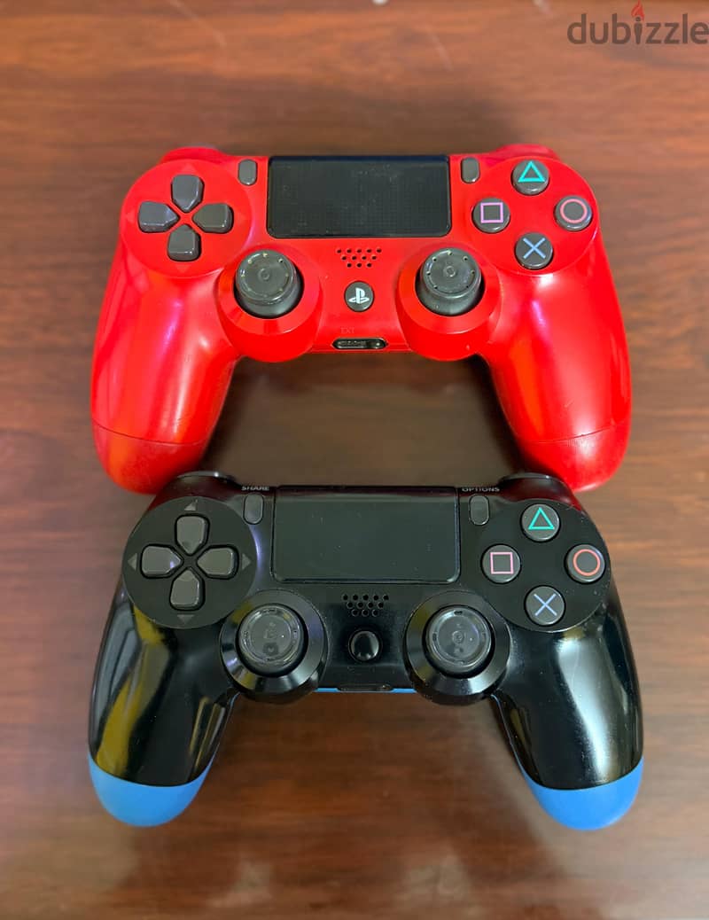 PS4 1TB + 2 CONTROLLERS & 2 GAMES 3