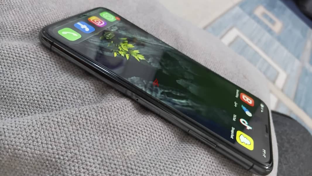 آبل - آيفون 11 برو ماكس 3