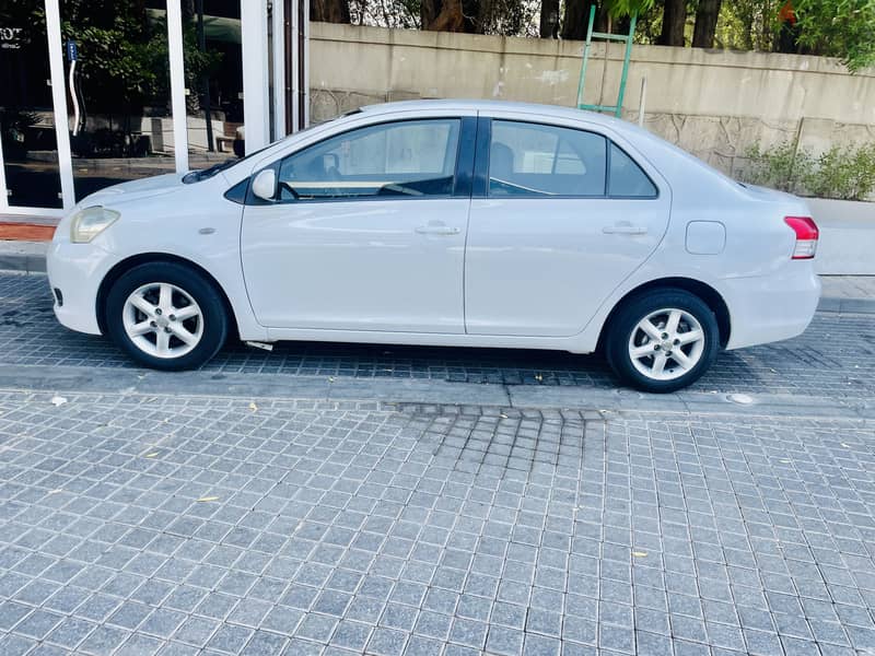 Toyota Yaris 2013 model . 4