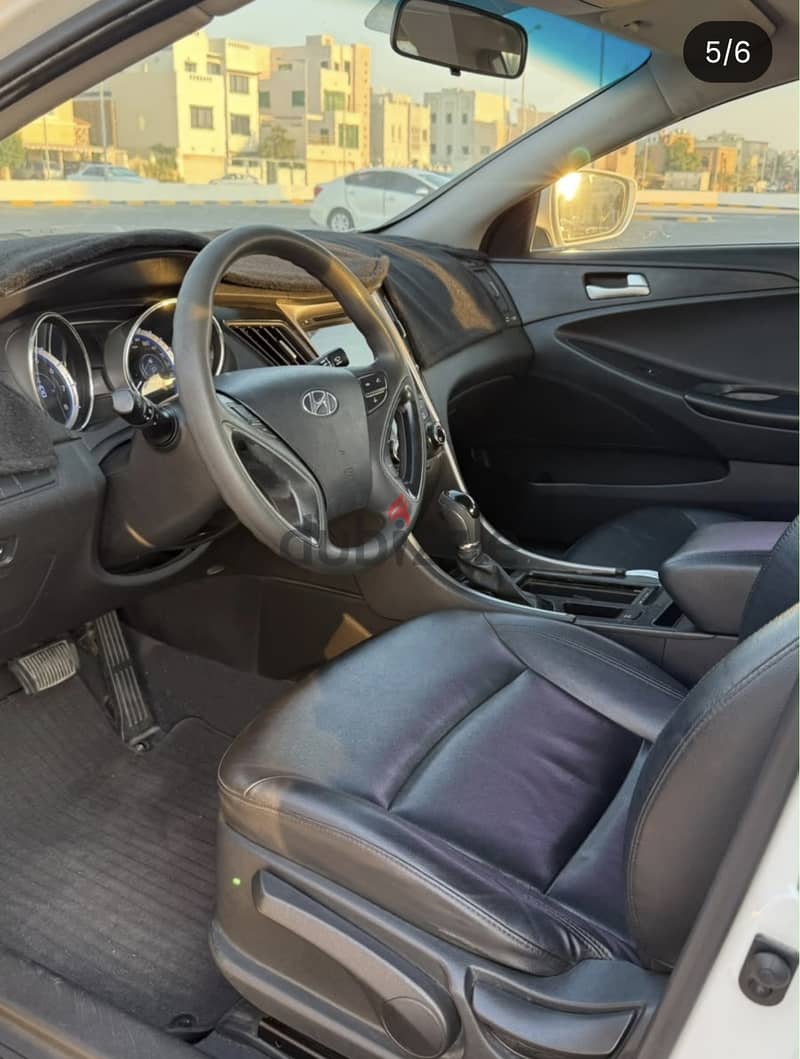 Car for rent on monthly basis 2